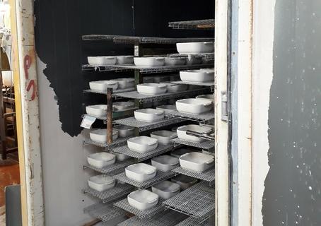 Fabrication des plats Peugeot : les coulisses d’une céramique Made in France - Peugeot Saveurs