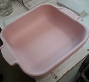 Fabrication des plats Peugeot : les coulisses d’une céramique Made in France - Peugeot Saveurs