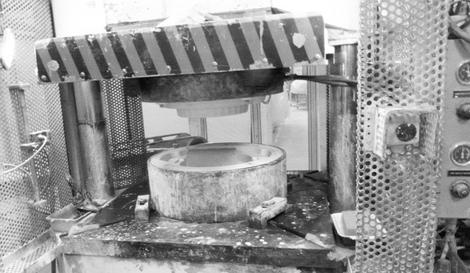 Fabrication des plats Peugeot : les coulisses d’une céramique Made in France - Peugeot Saveurs