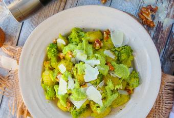 Gnocchi with broccoli cream, walnuts and Parmesan