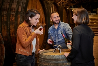 The Best Host Gift Ideas to Bring to a Dinner Party